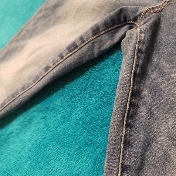 American Eagle Hi-Rise Jeggings - Picture 5 of 8